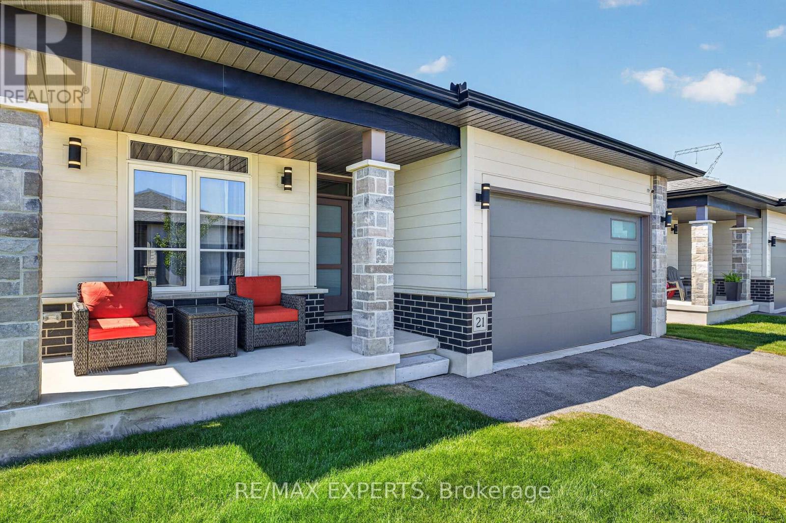 #21 10 MCPHERSON COURT - 5