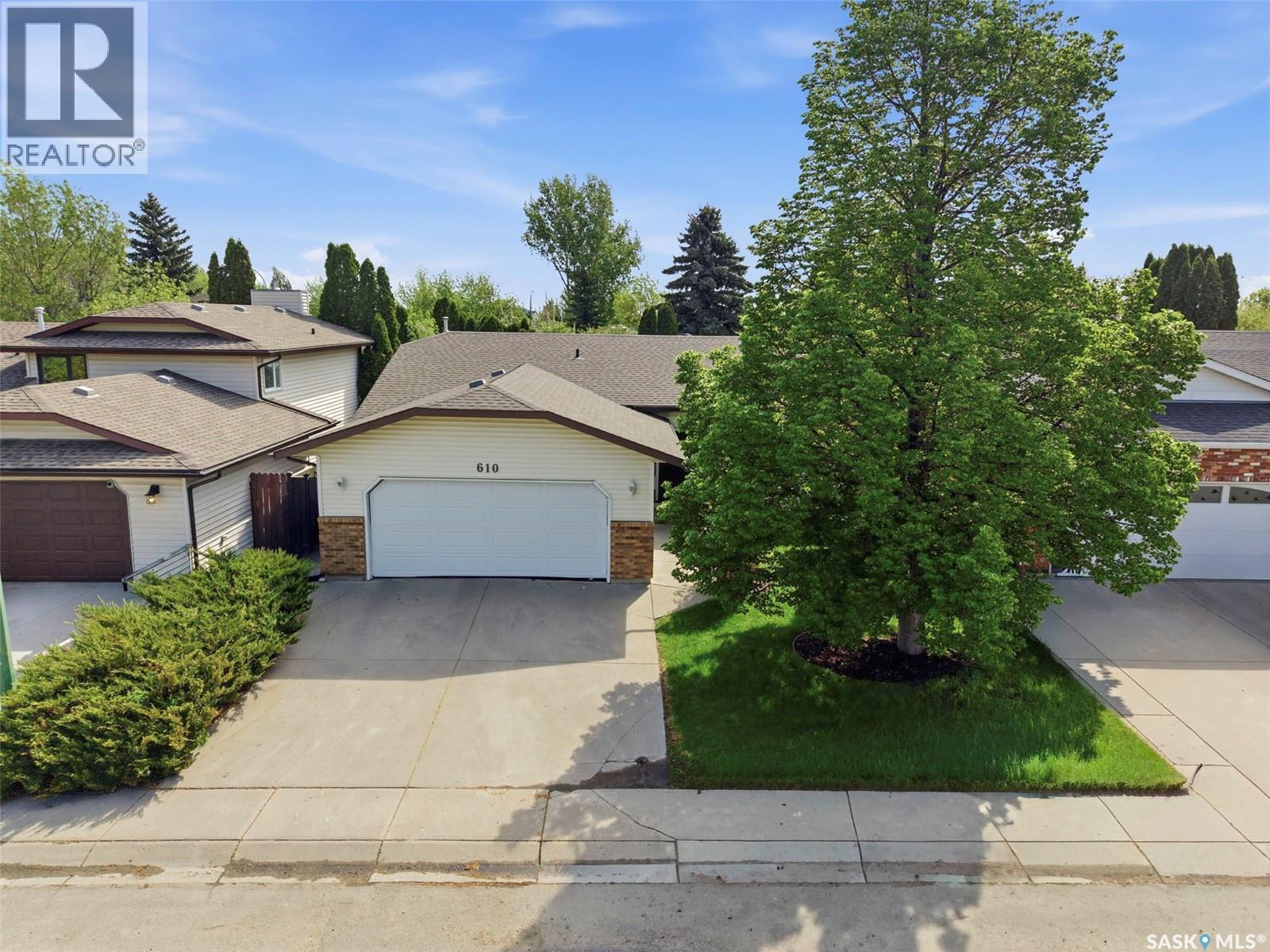 610 Bronson CRESCENT - 2