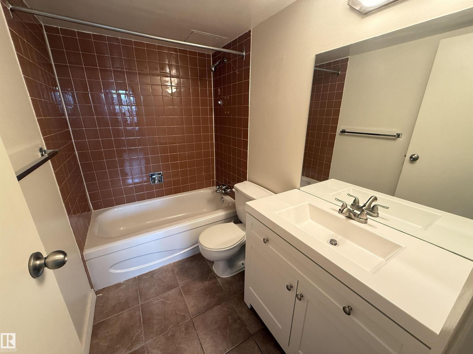 #706 10125 109 ST NW - 13