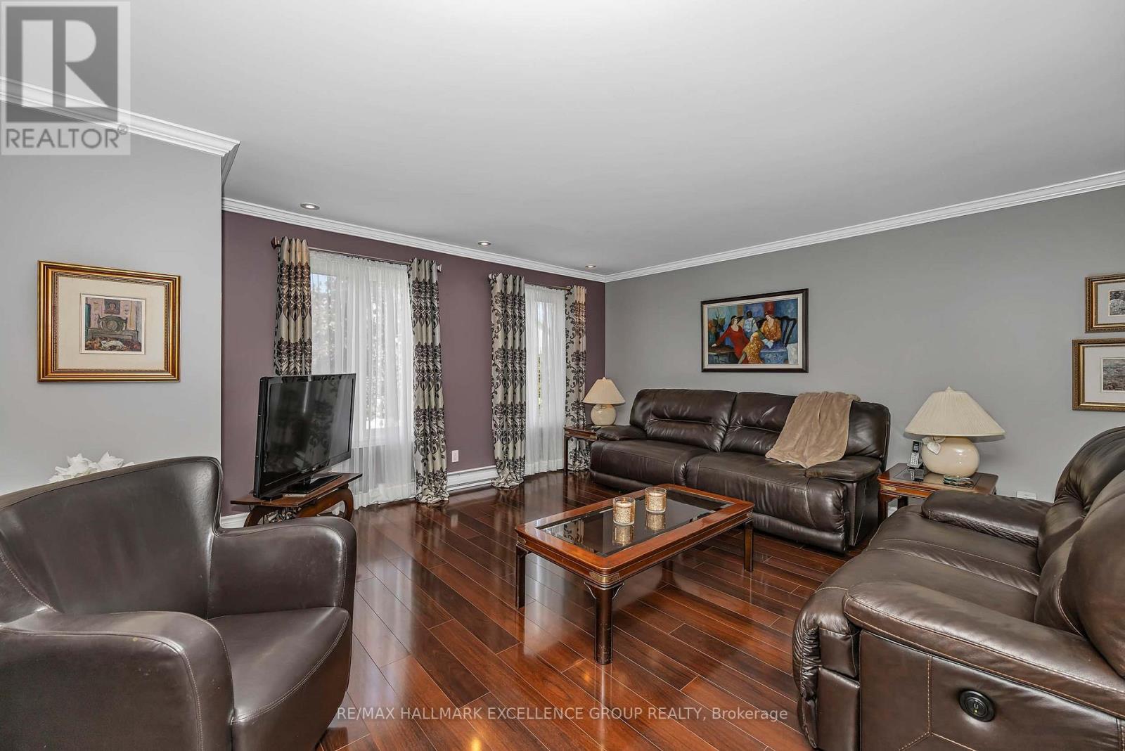 547 EMERALD STREET - 5
