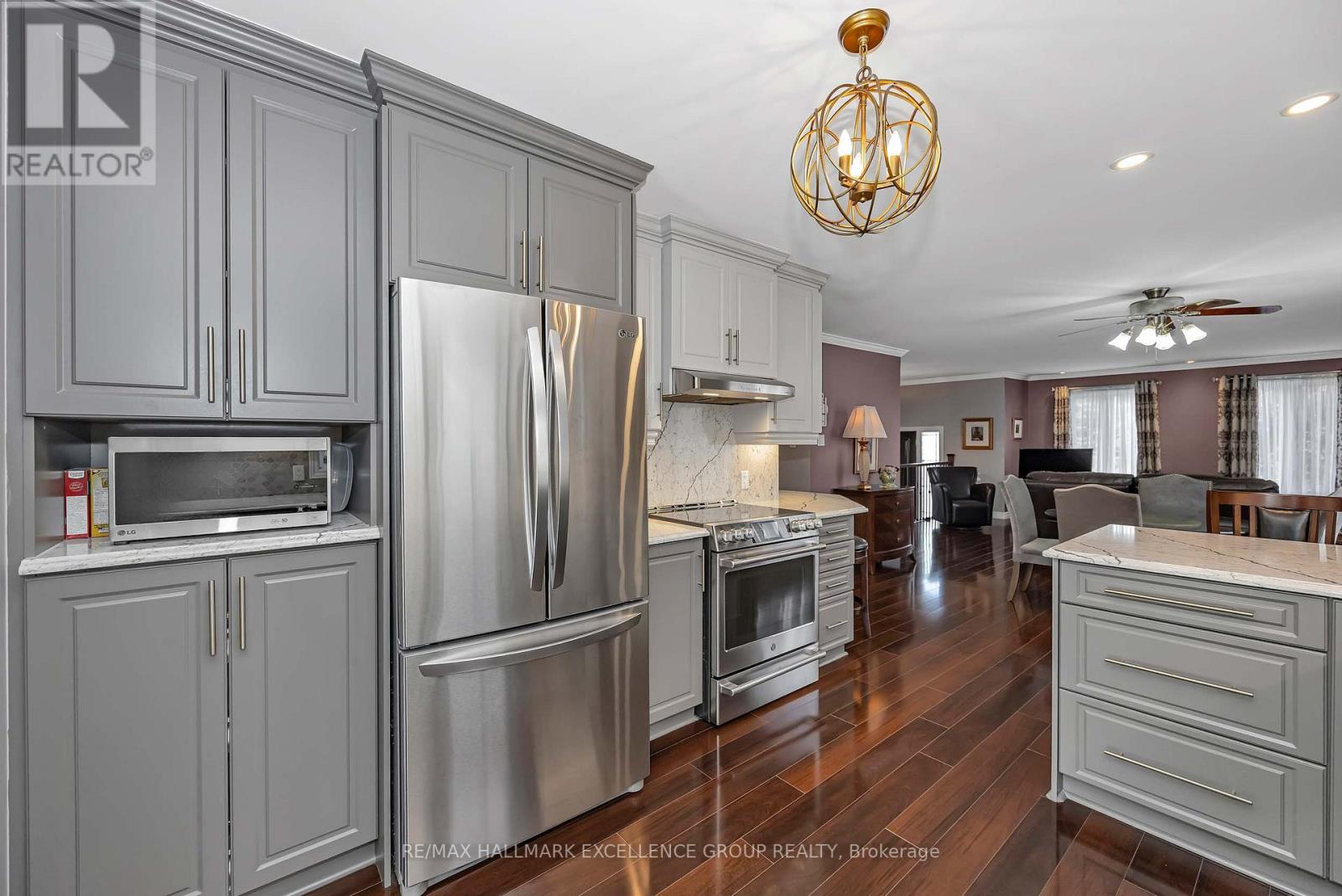 547 EMERALD STREET - 9