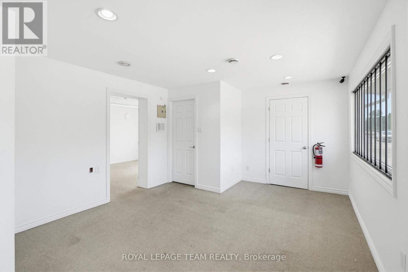 Studio for Rent in Ottawa – 2427 PETAWAWA BOULEVARD, Ottawa – By Peter Sagos - Image 21