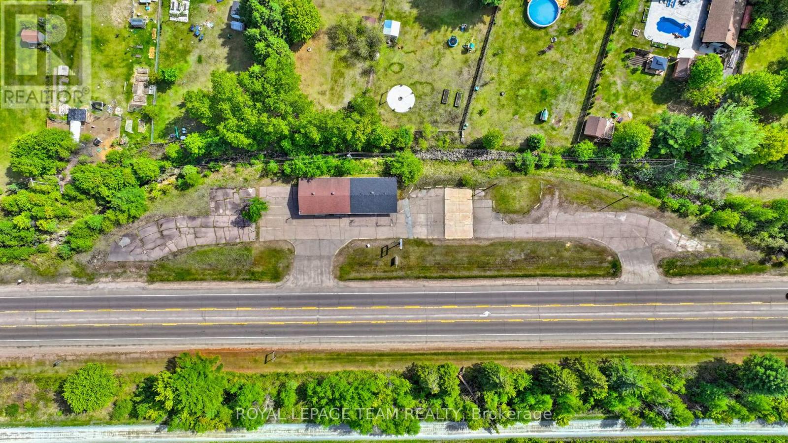 Studio for Rent in Ottawa – 2427 PETAWAWA BOULEVARD, Ottawa – By Peter Sagos - Image 7