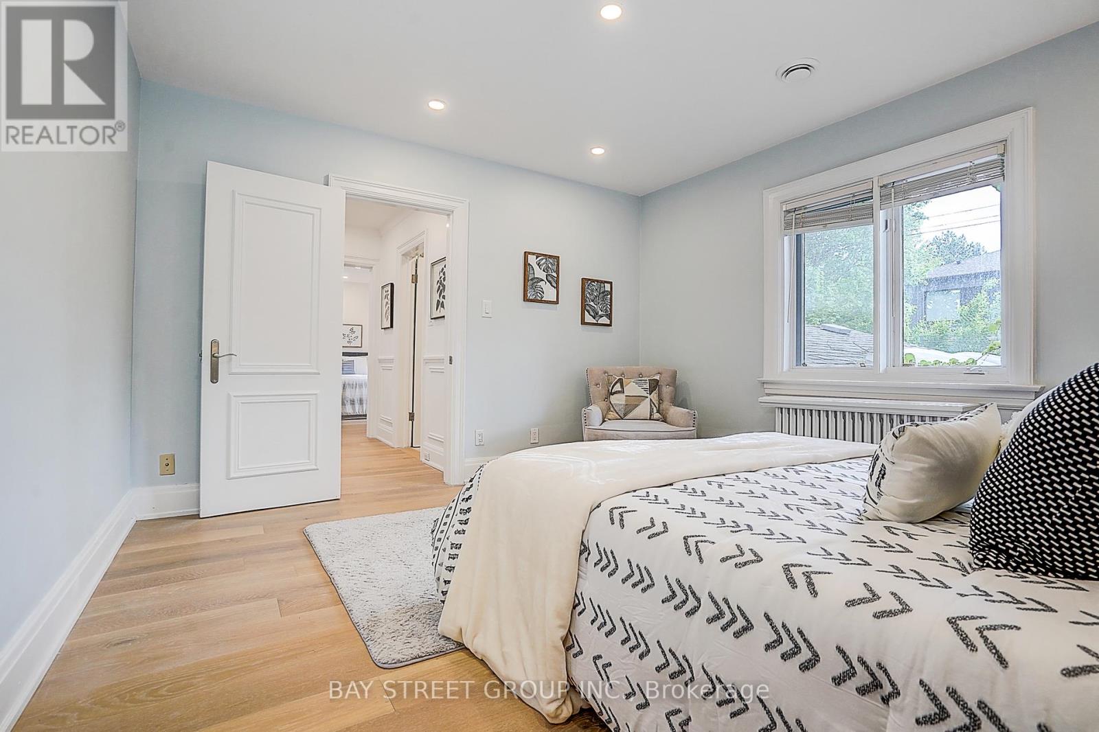 3 SILVERWOOD AVENUE - 33