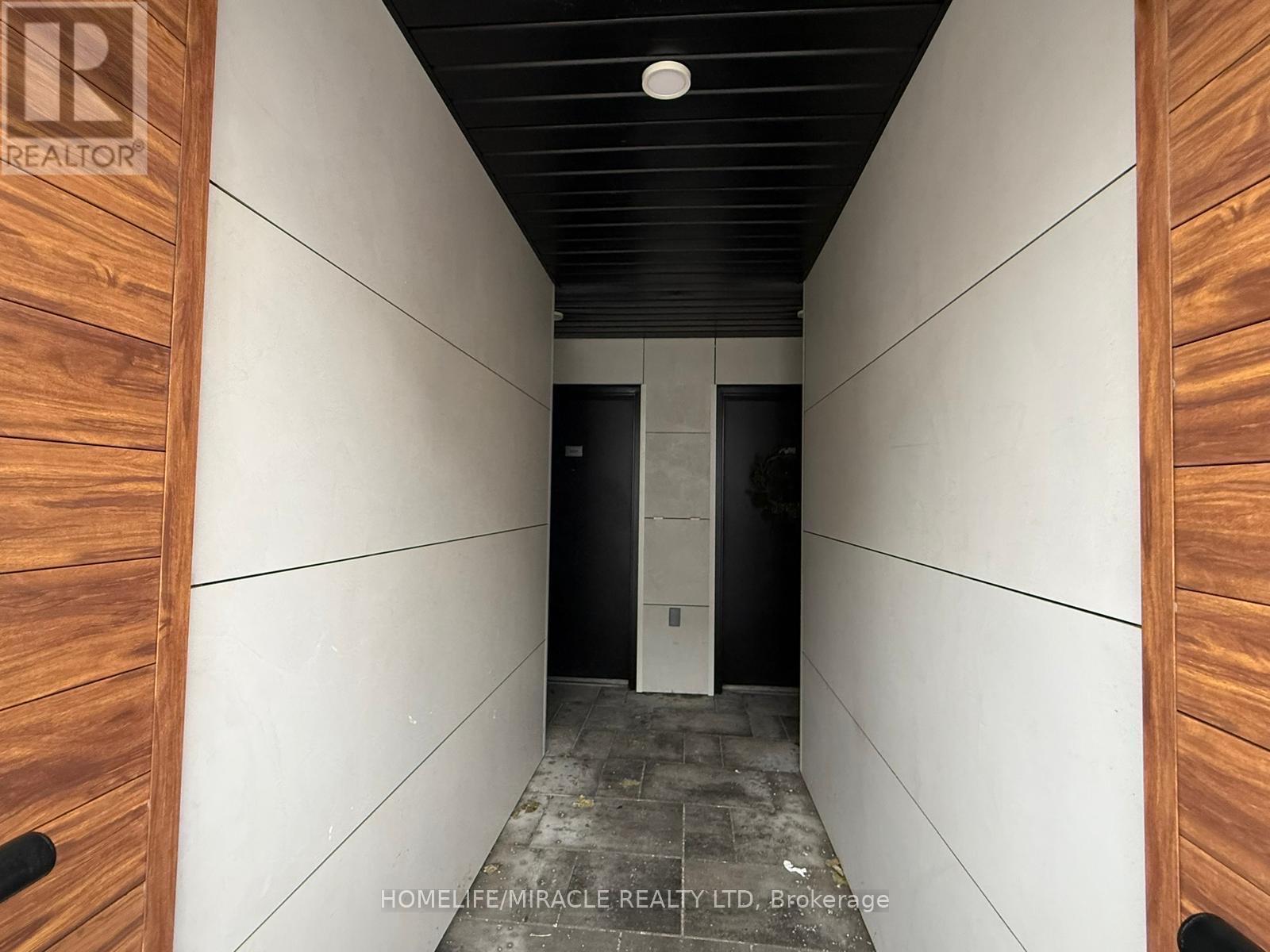 #924 2 STECKLEY HOUSE LANE - 18