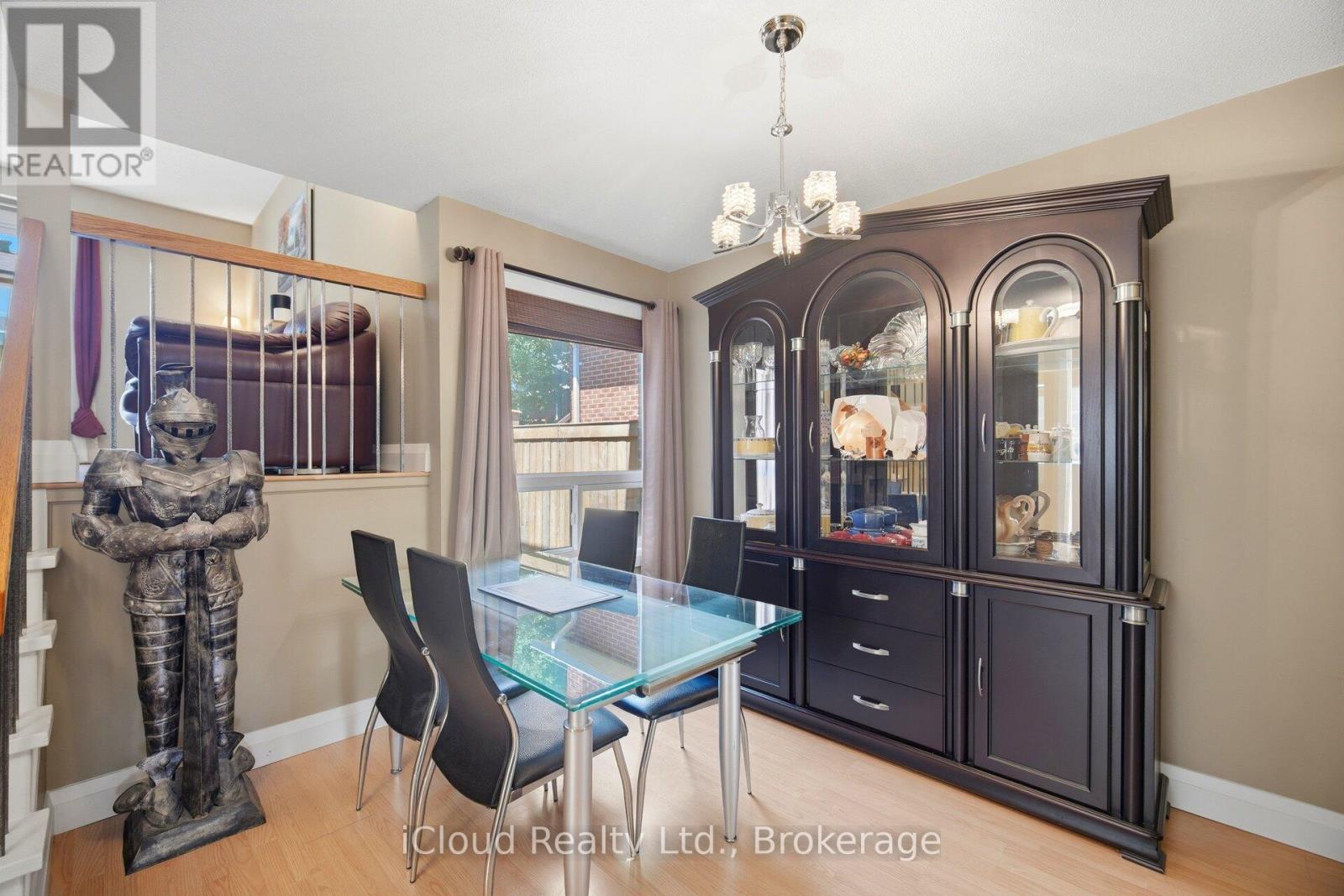 8 LINDRIDGE AVENUE - 11