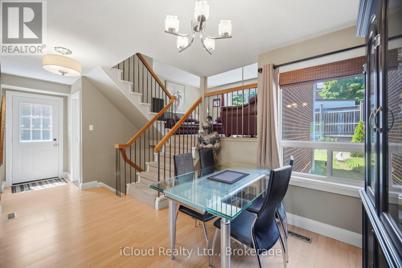 8 LINDRIDGE AVENUE - 12