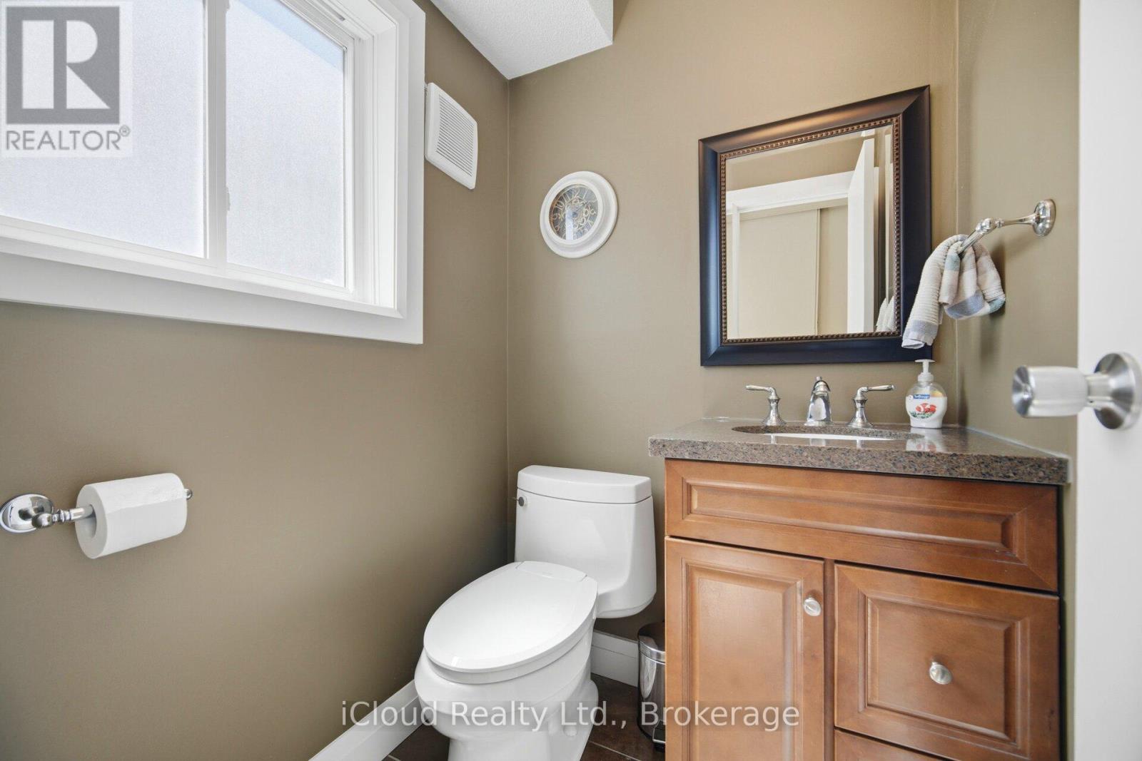 8 LINDRIDGE AVENUE - 14