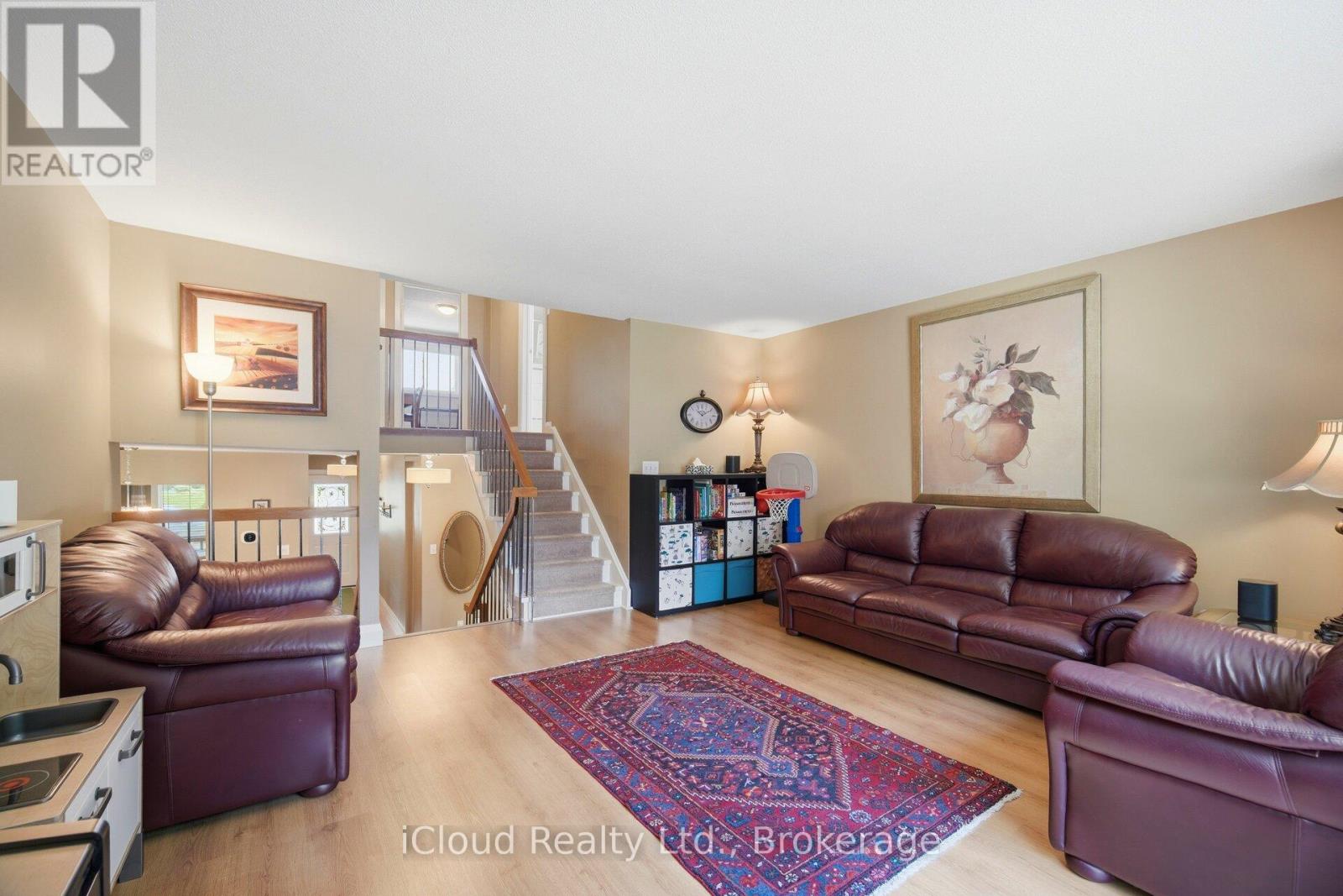 8 LINDRIDGE AVENUE - 17