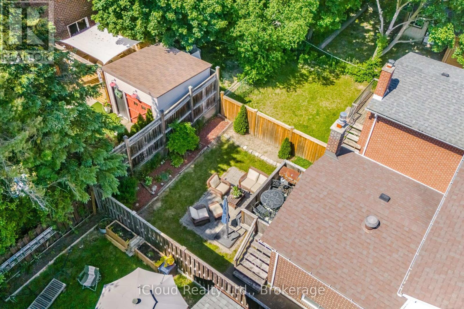 8 LINDRIDGE AVENUE - 41