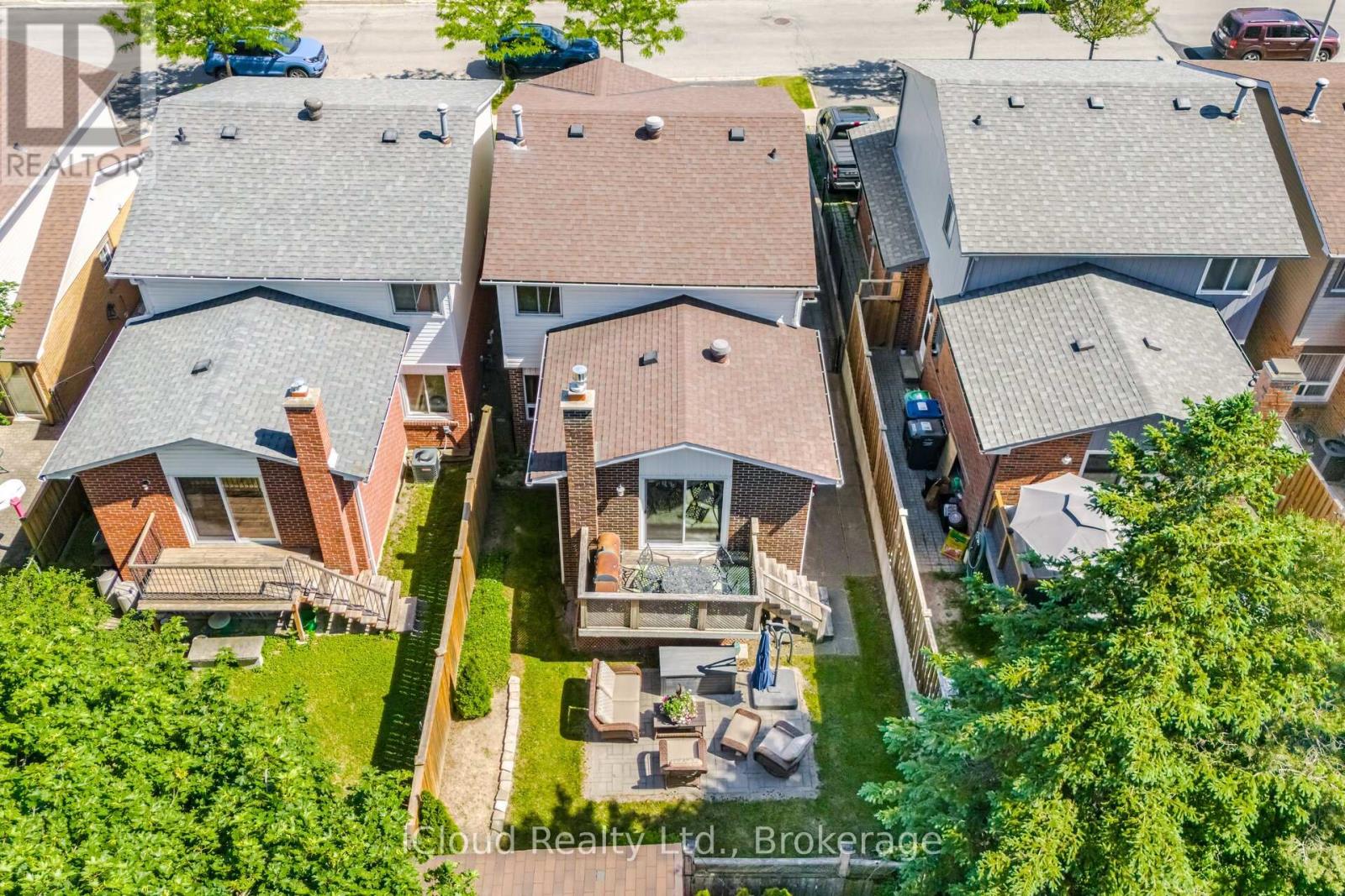8 LINDRIDGE AVENUE - 43