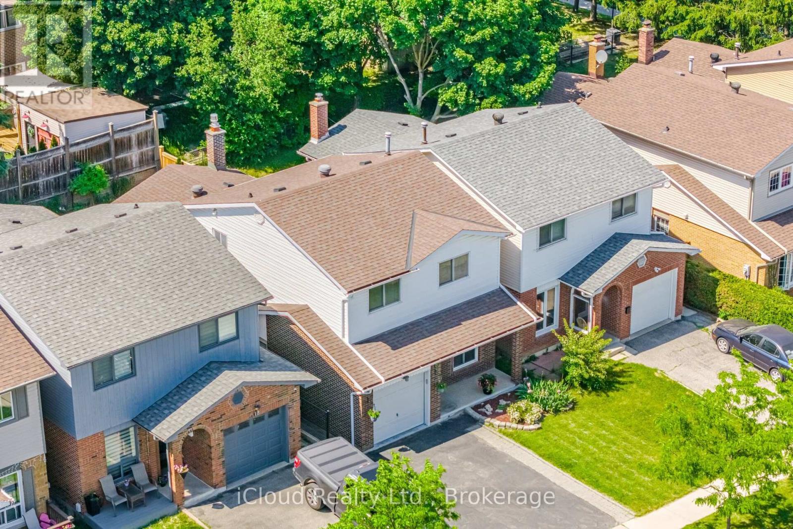 8 LINDRIDGE AVENUE - 44