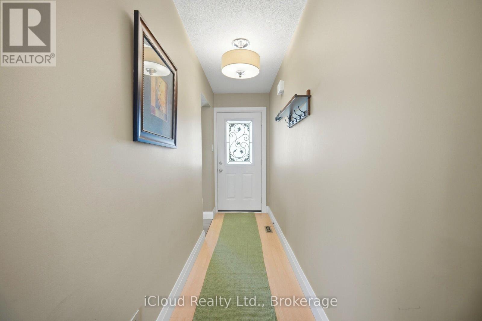 8 LINDRIDGE AVENUE - 6