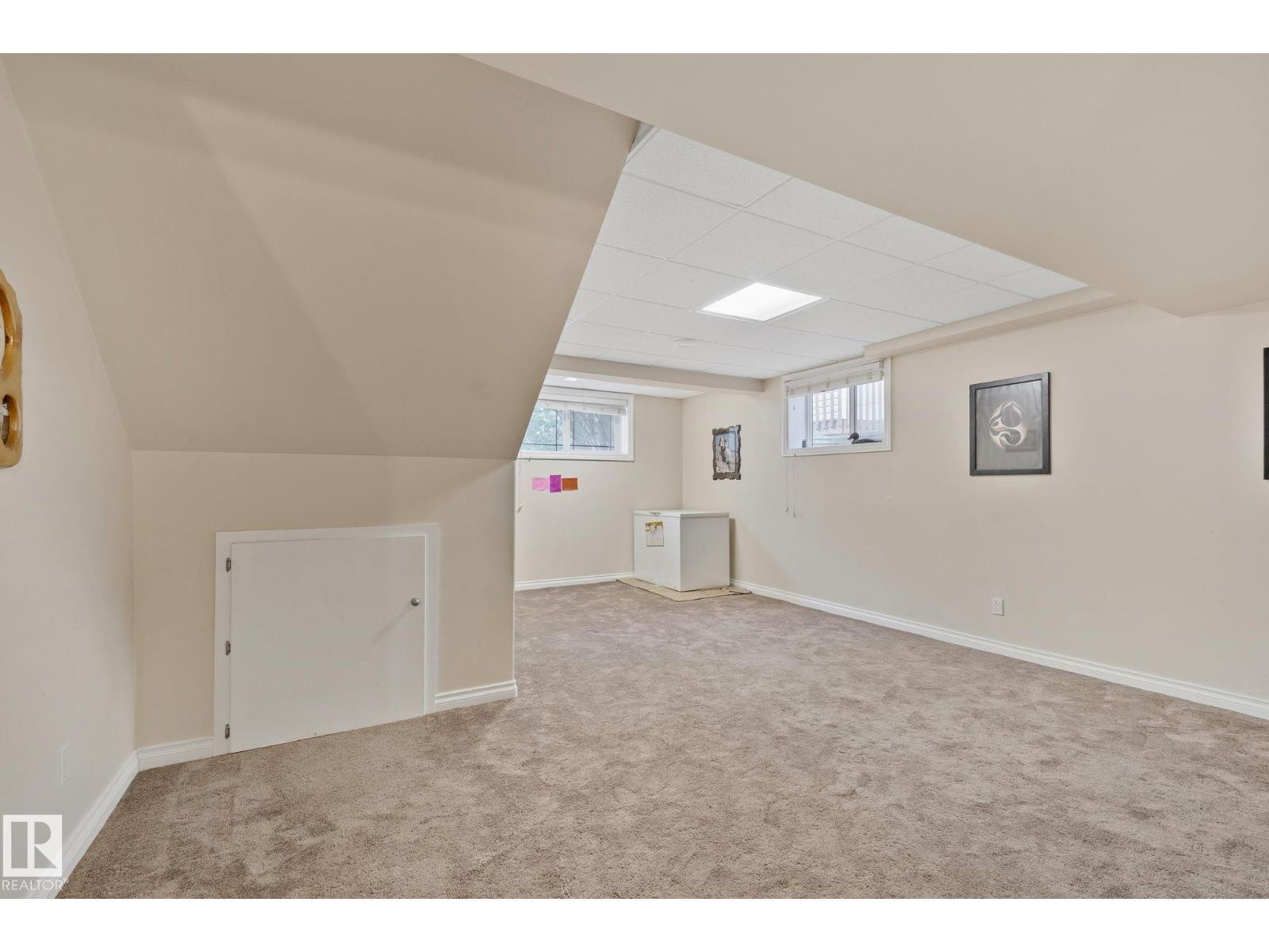 9833 153 ST NW NW - 22