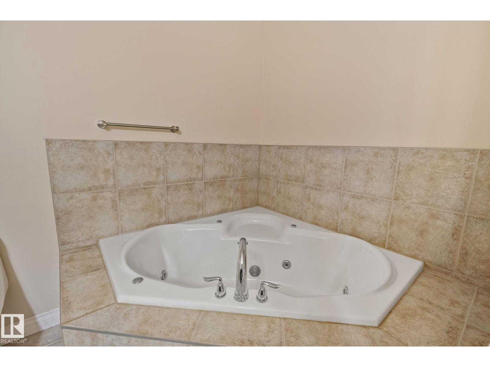 9833 153 ST NW NW - 29