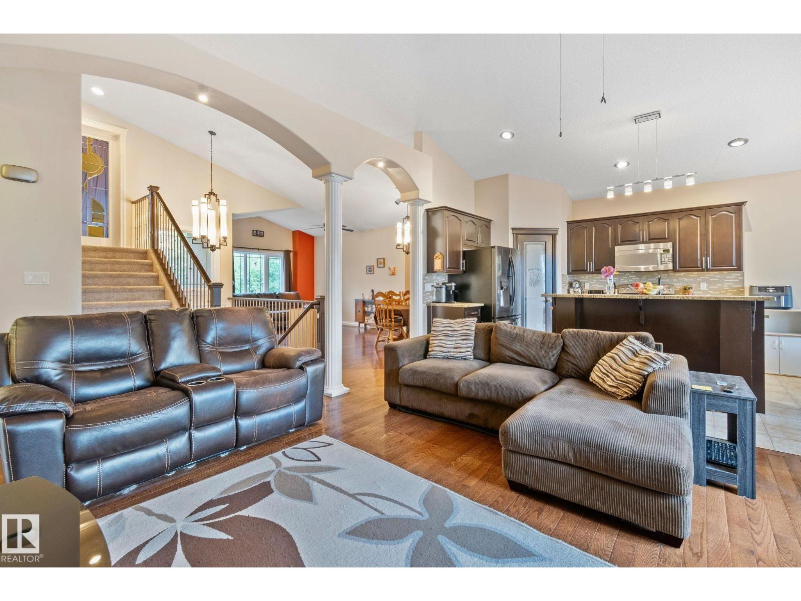 9833 153 ST NW NW - 7
