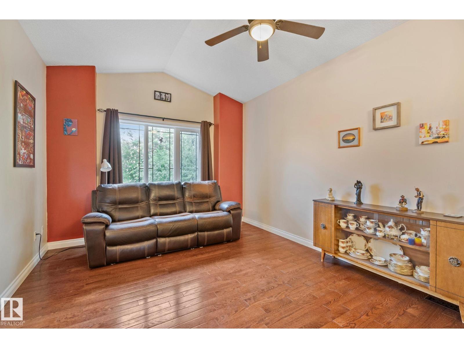 9833 153 ST NW NW - 9