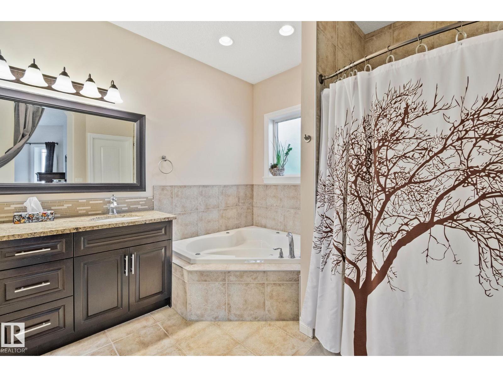 9833 153 ST NW NW - 19