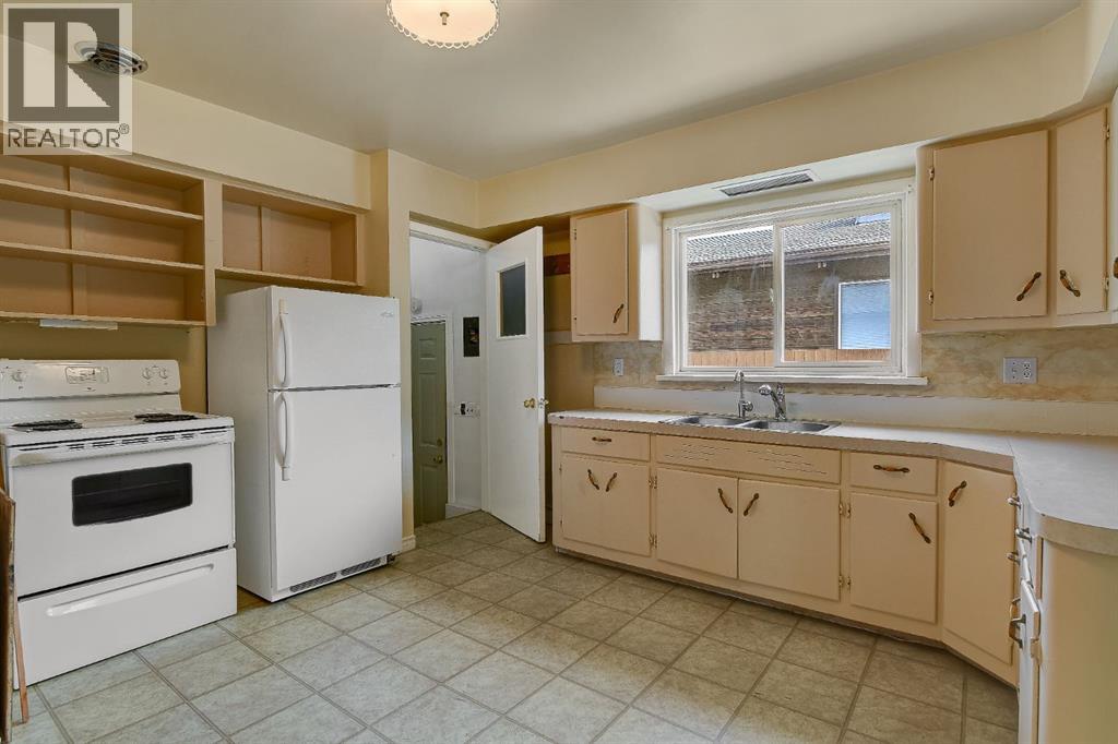 9850 104 Avenue - photo 3