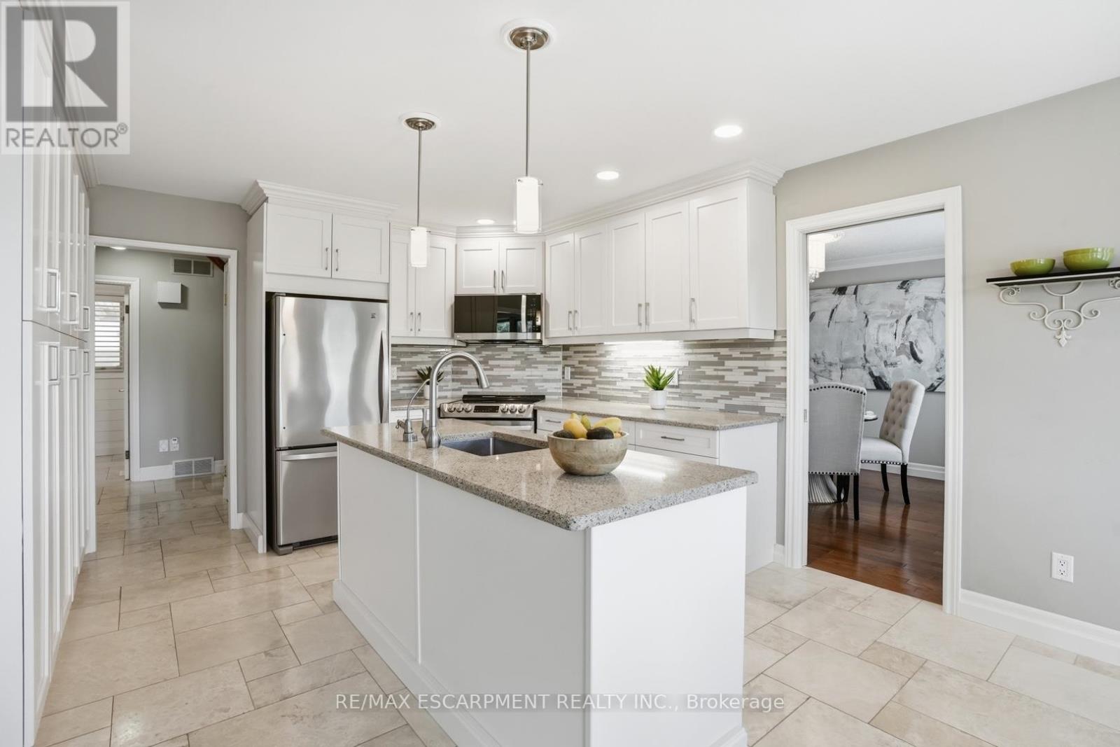 28 BATHGATE DRIVE - 13