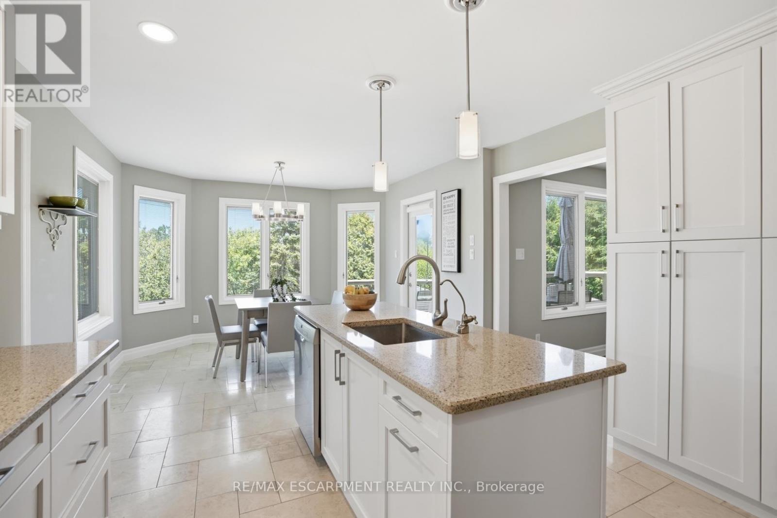 28 BATHGATE DRIVE - 16