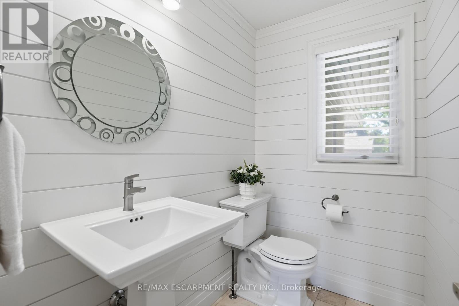 28 BATHGATE DRIVE - 22