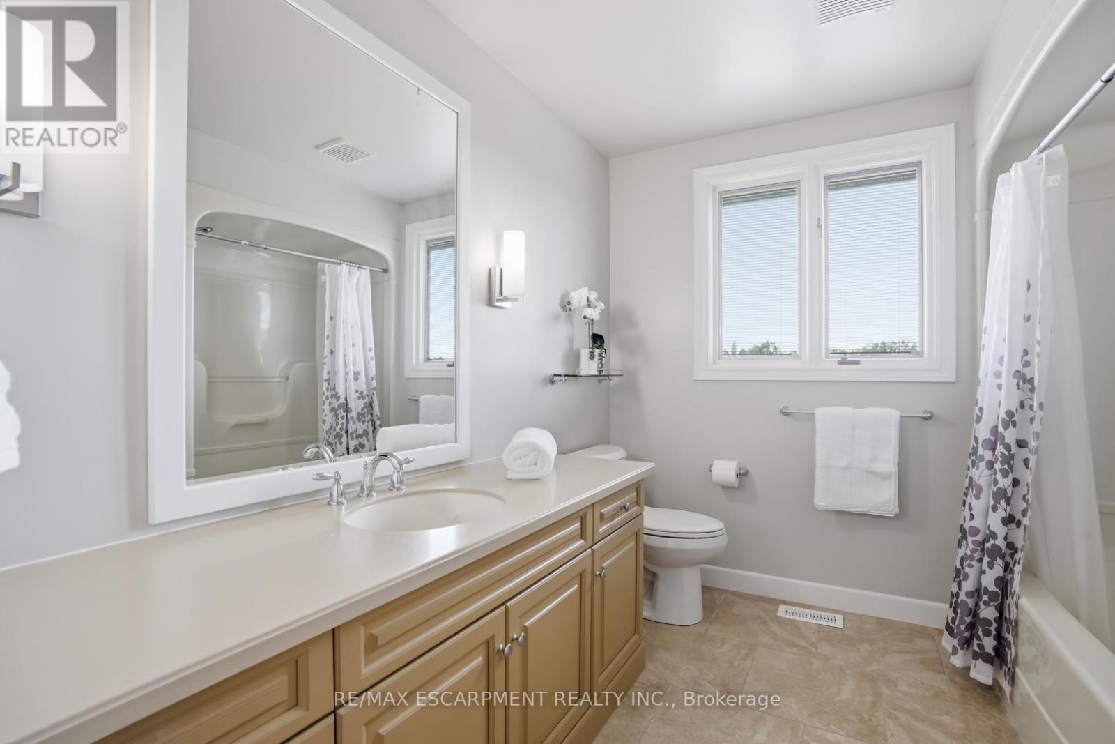28 BATHGATE DRIVE - 30