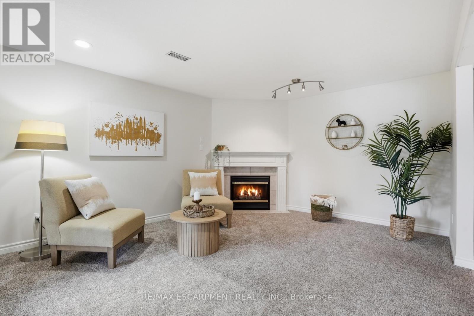 28 BATHGATE DRIVE - 33