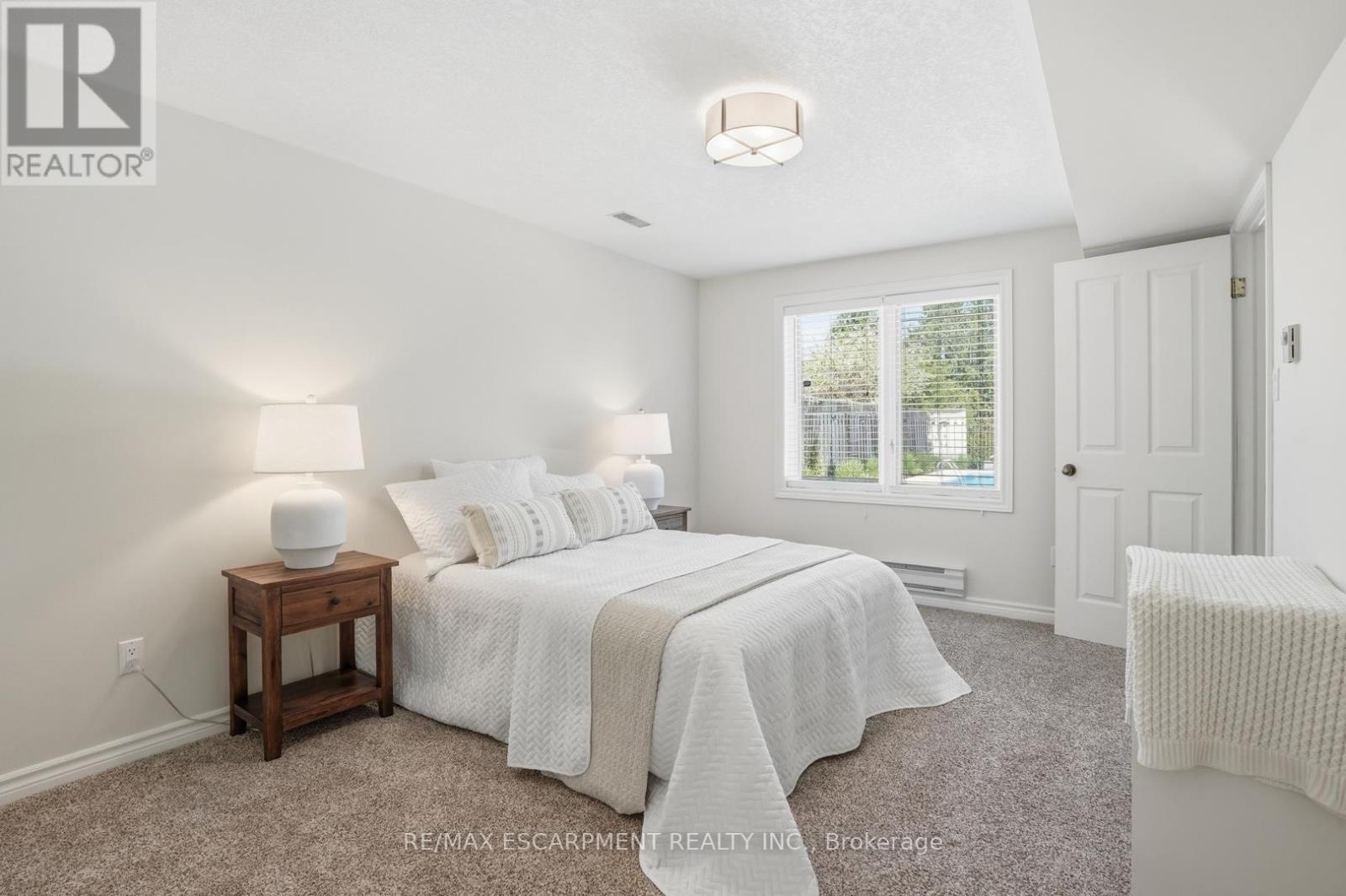 28 BATHGATE DRIVE - 37