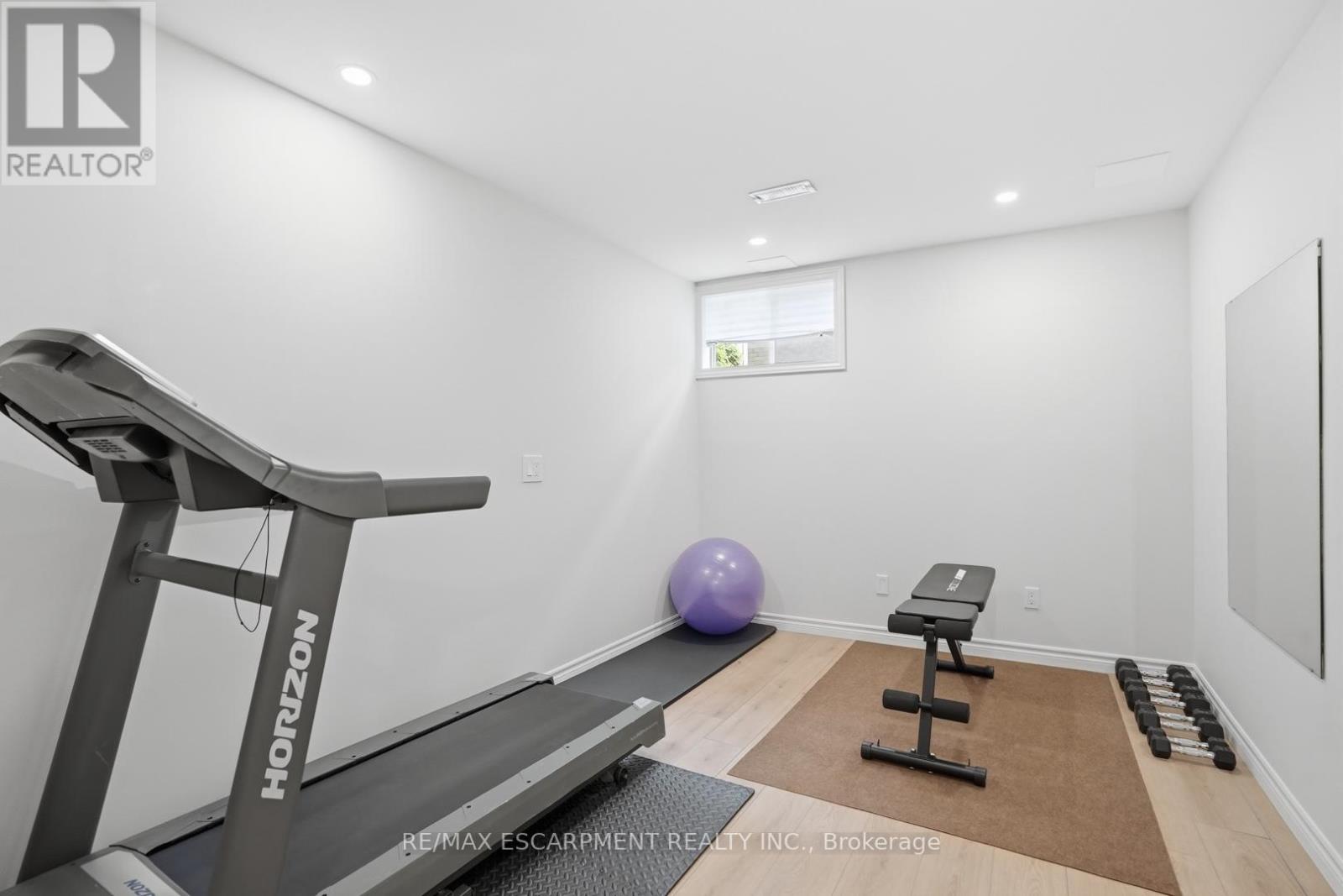 28 BATHGATE DRIVE - 39