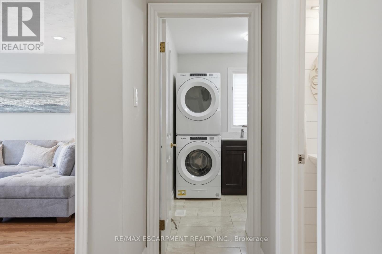28 BATHGATE DRIVE - 40