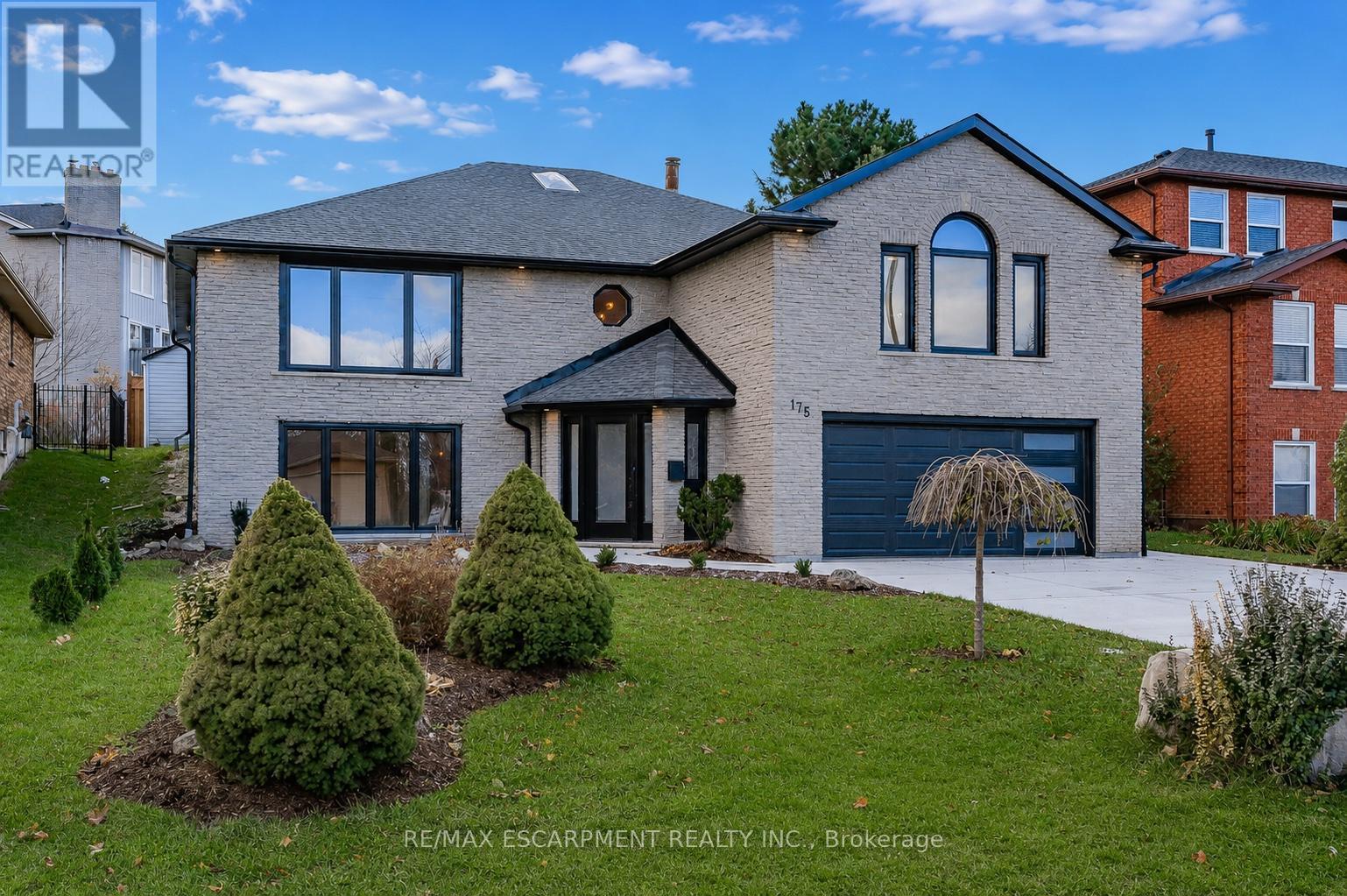 175 BLUEBELL CRESCENT - 1