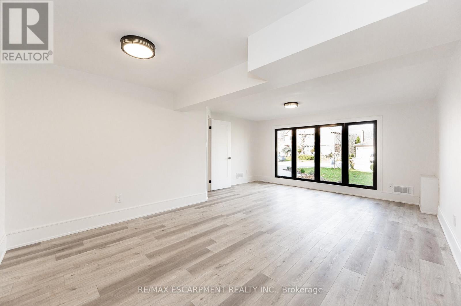 175 BLUEBELL CRESCENT - 32