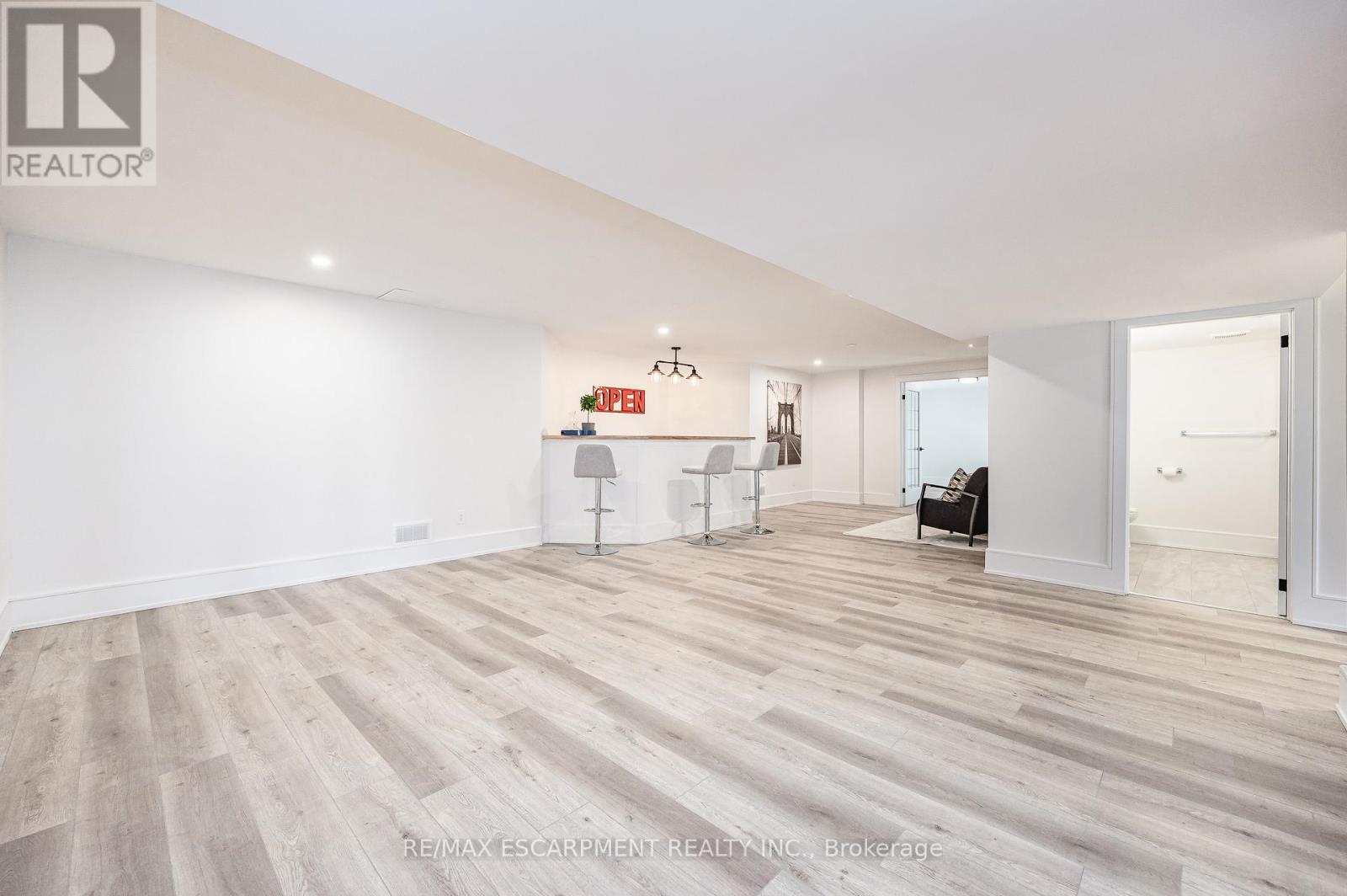 175 BLUEBELL CRESCENT - 33