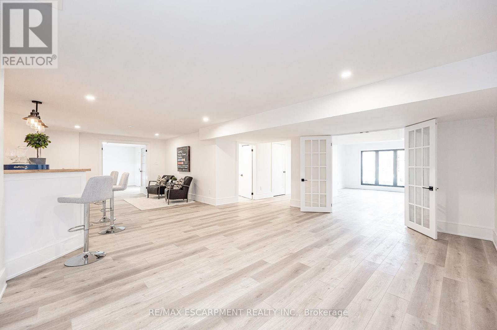 175 BLUEBELL CRESCENT - 34