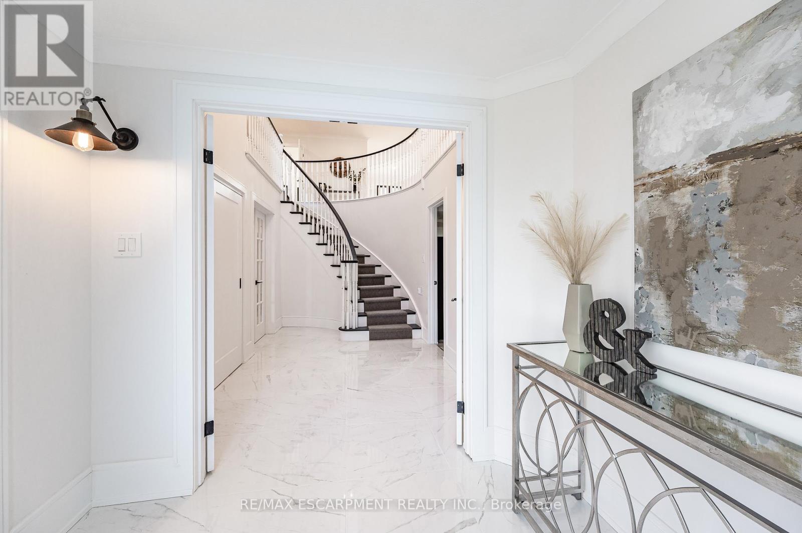 175 BLUEBELL CRESCENT - 4