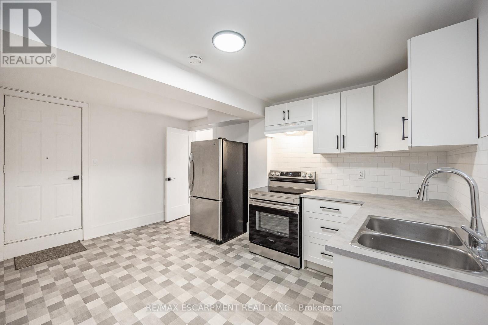 175 BLUEBELL CRESCENT - 40