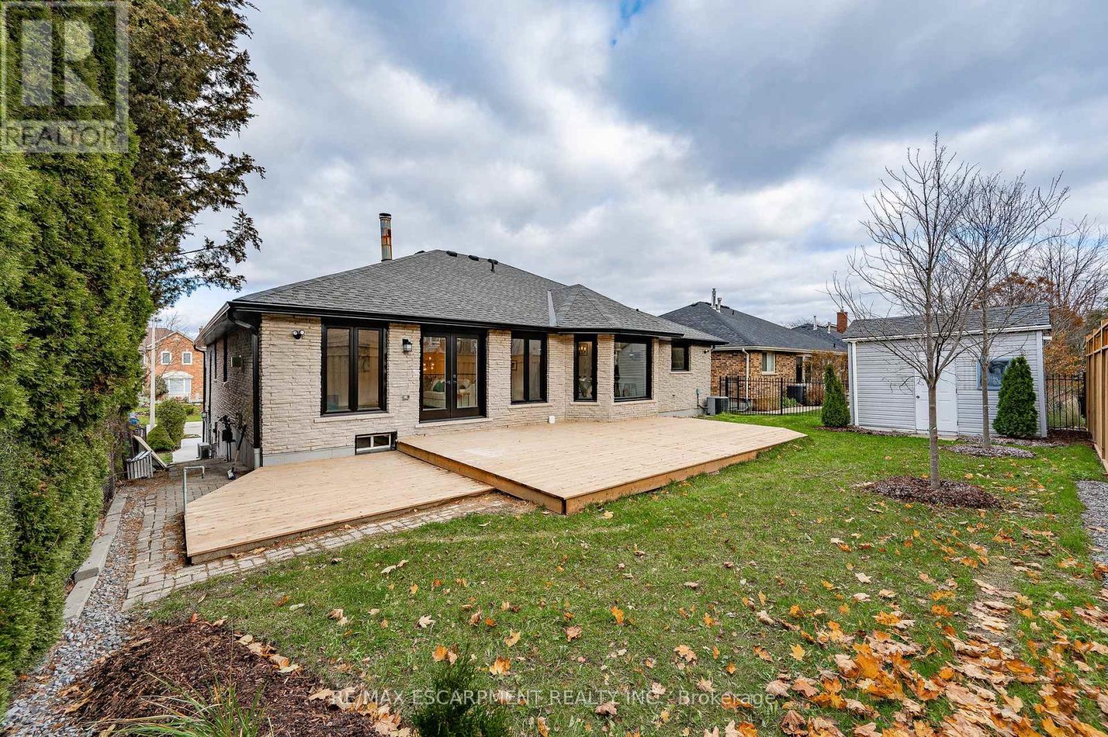 175 BLUEBELL CRESCENT - 44