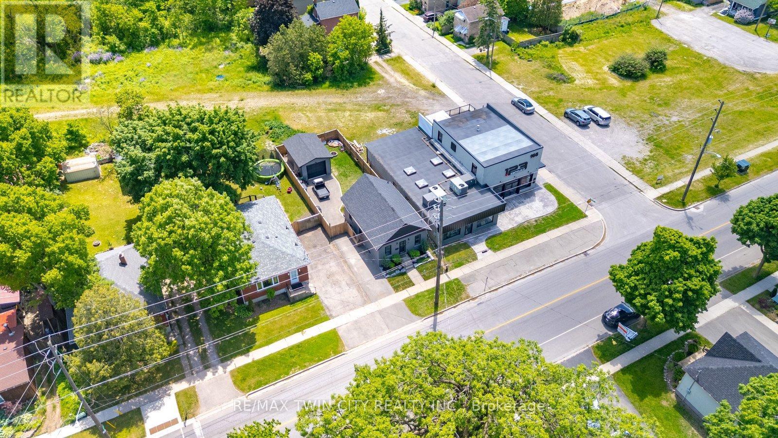 162 GRAND RIVER AVENUE - 4