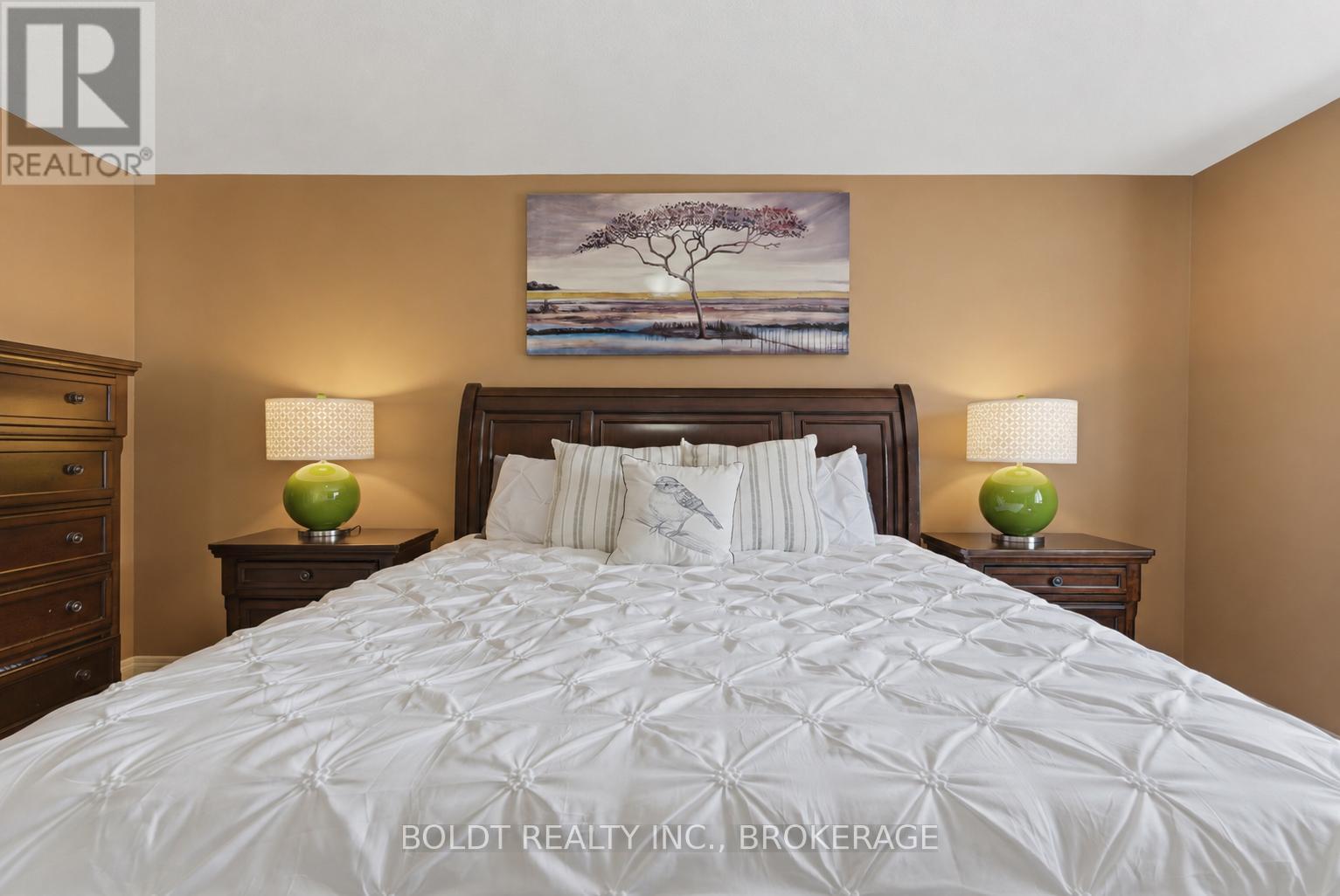 10 FLYNN COURT - 27