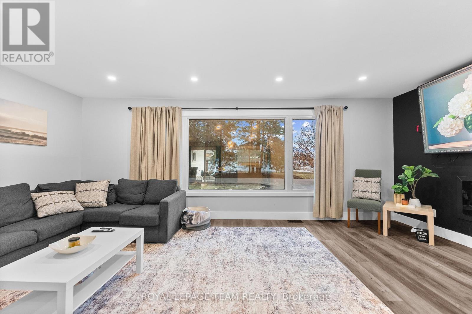 25 FRONTENAC CRESCENT - Image 6