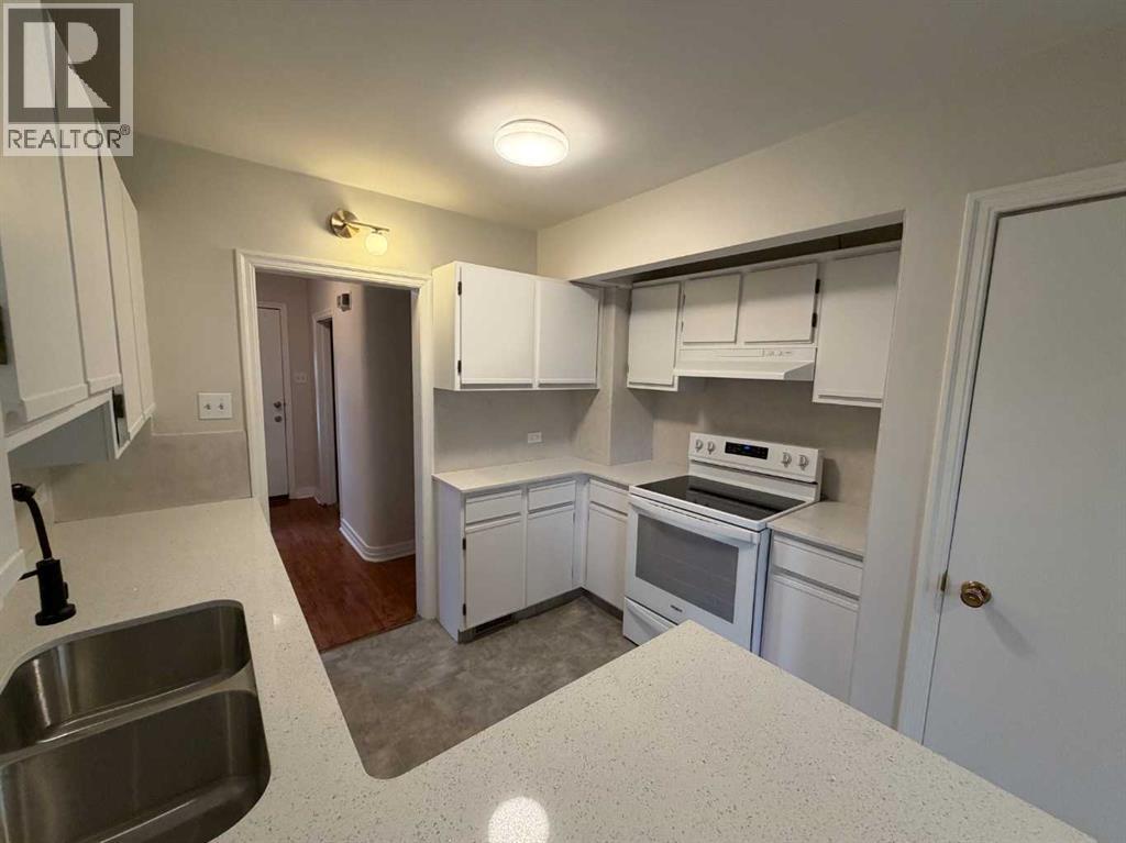 520 20 Street S - 6
