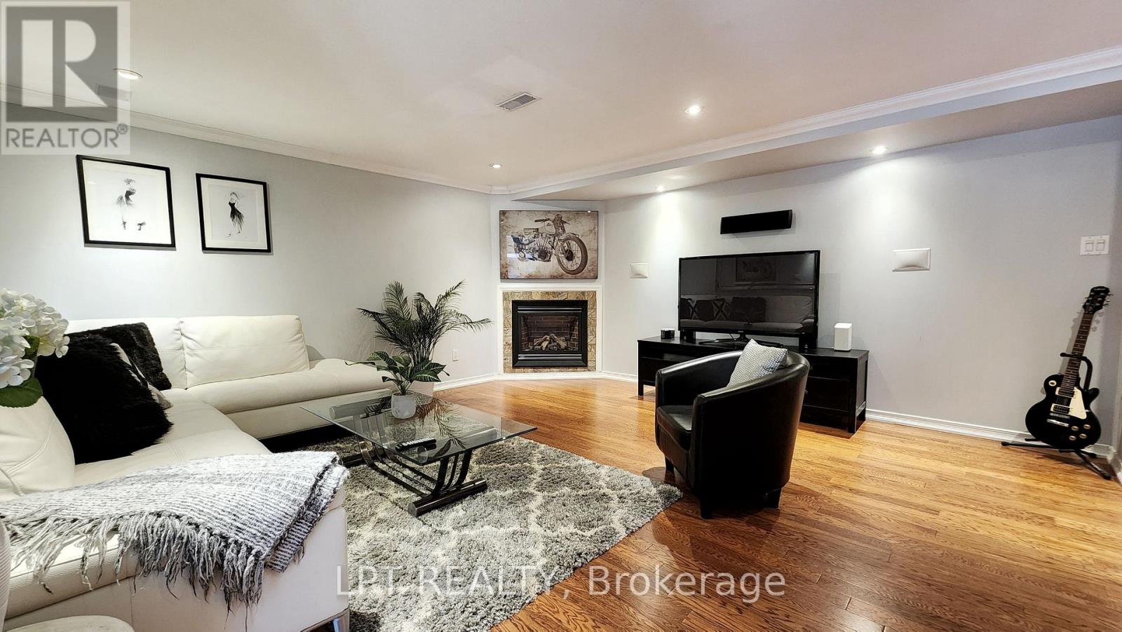 34 NOAM DRIVE - 25