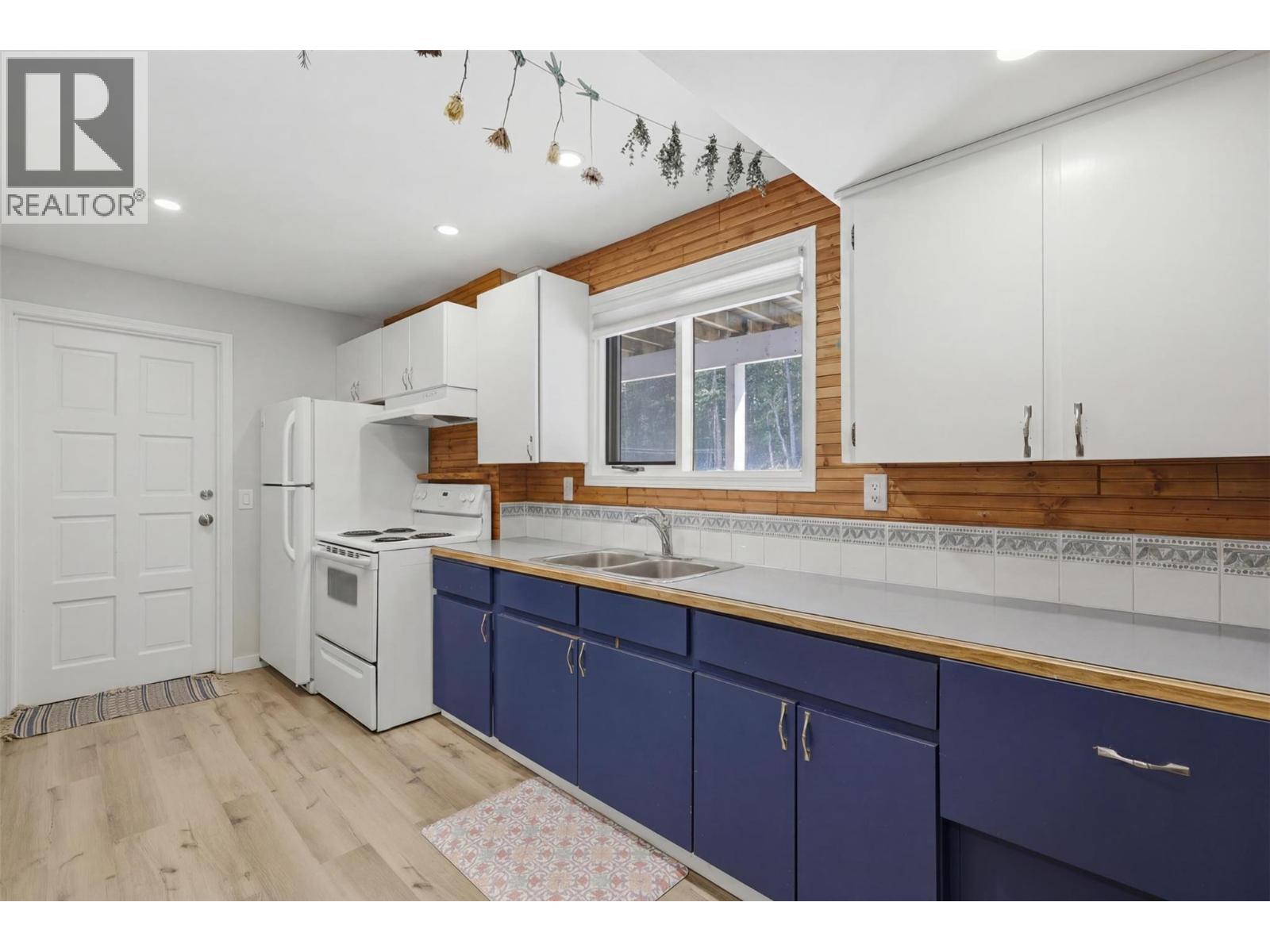 2015 PRATT Road - 36
