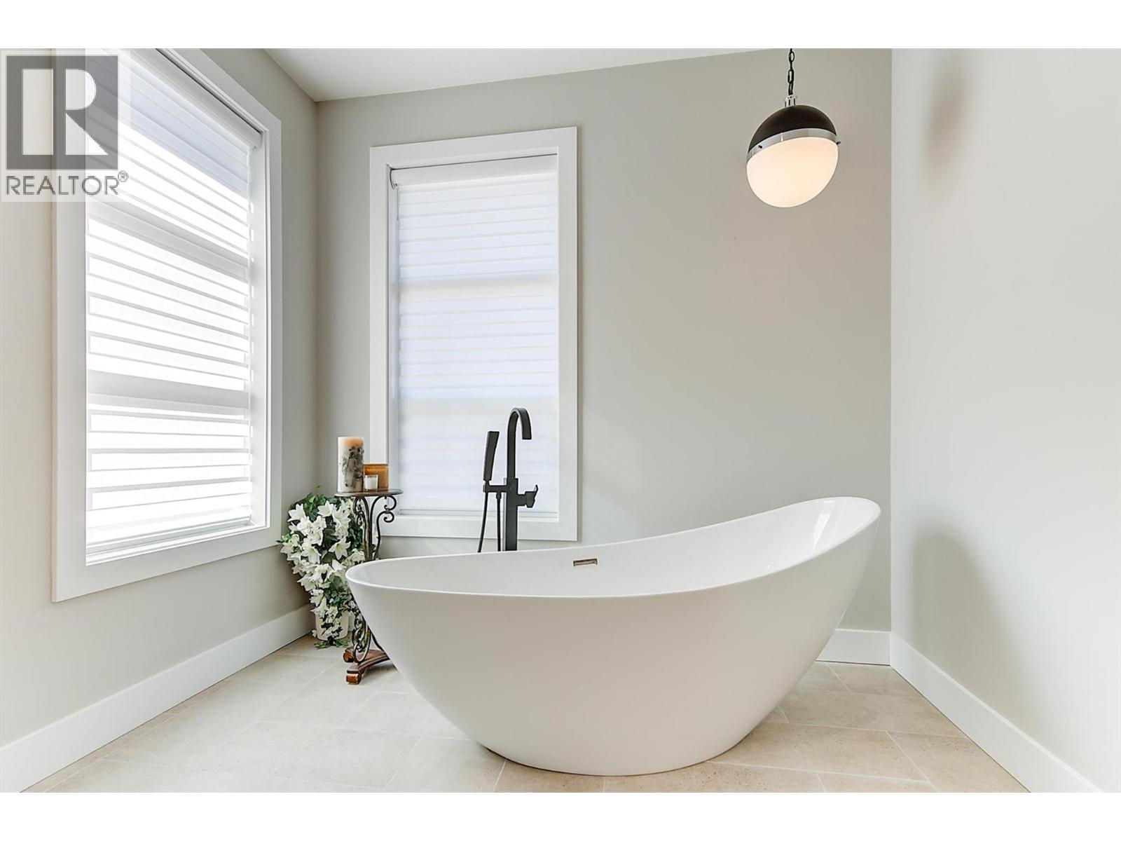 759 Carnoustie Drive, Kelowna