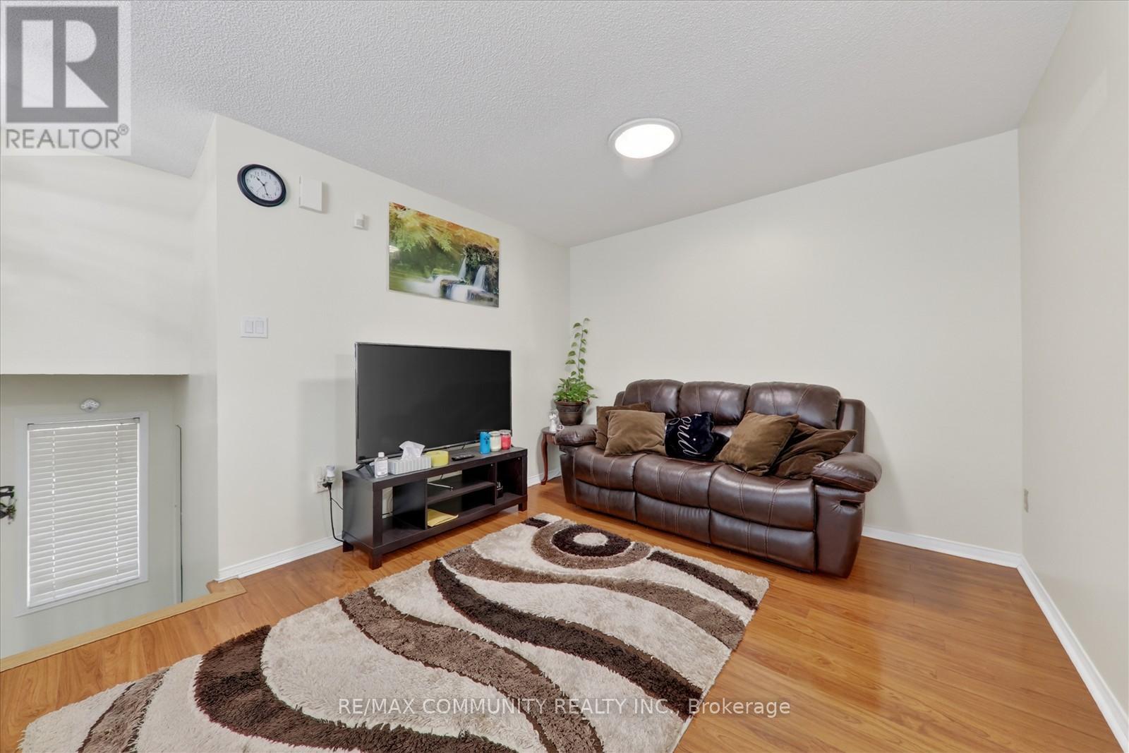 1645 AUTUMN CRESCENT - 10