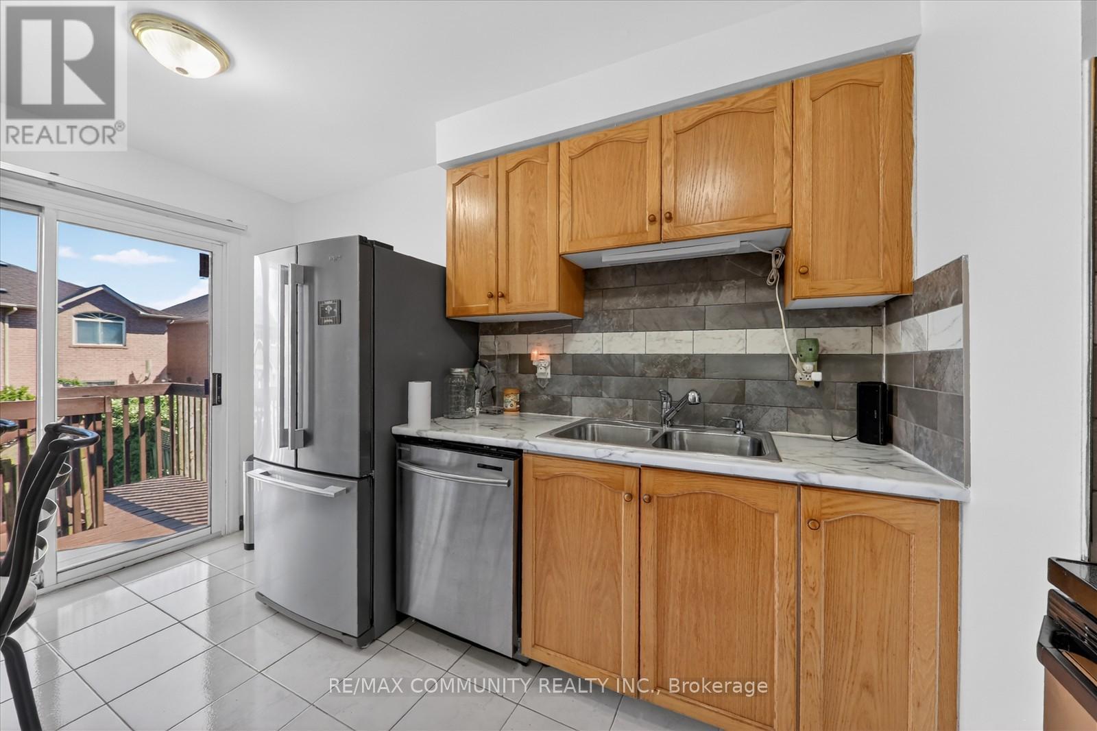 1645 AUTUMN CRESCENT - 18