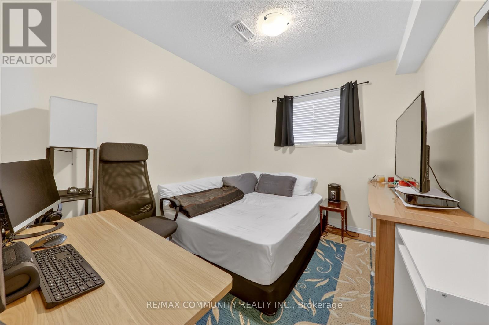 1645 AUTUMN CRESCENT - 28