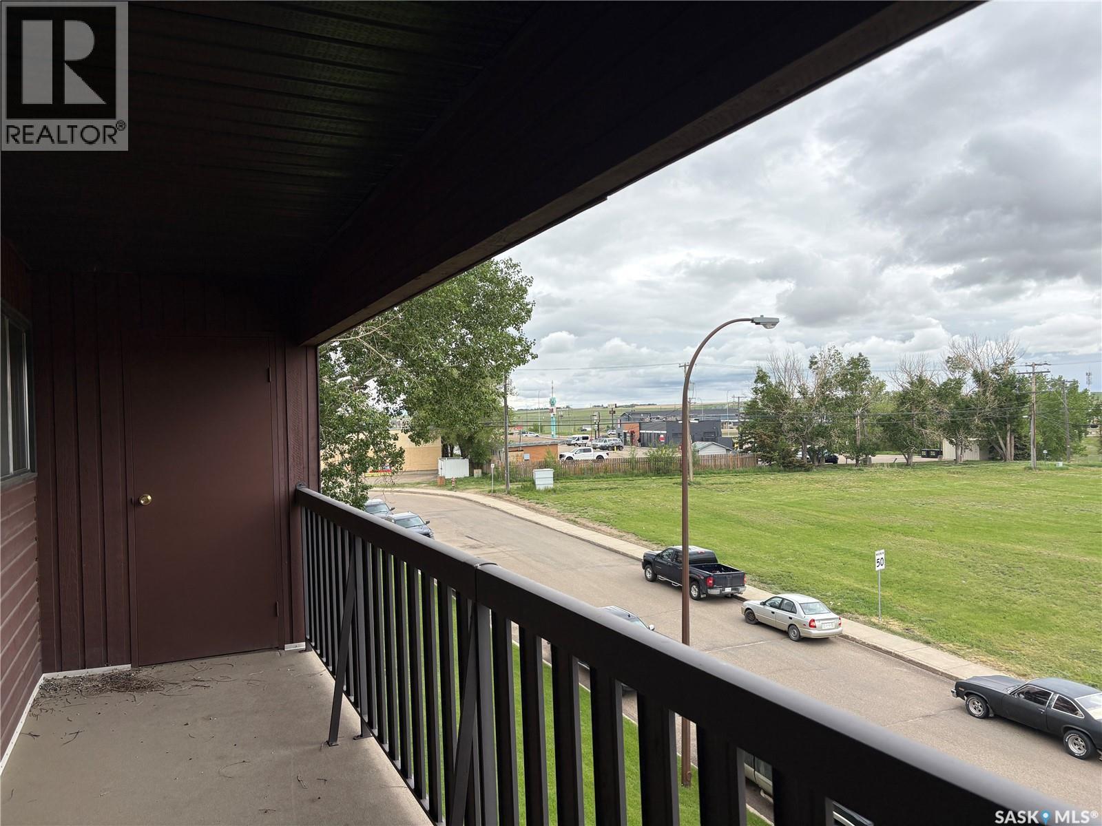 #303 1140 9th AVENUE NE - 14