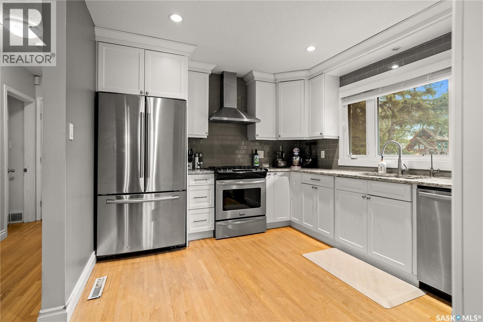 17 Anderson AVENUE - 8